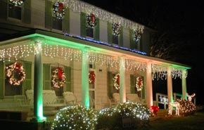 Holiday decorating outdoors Holiday decorating outdoors